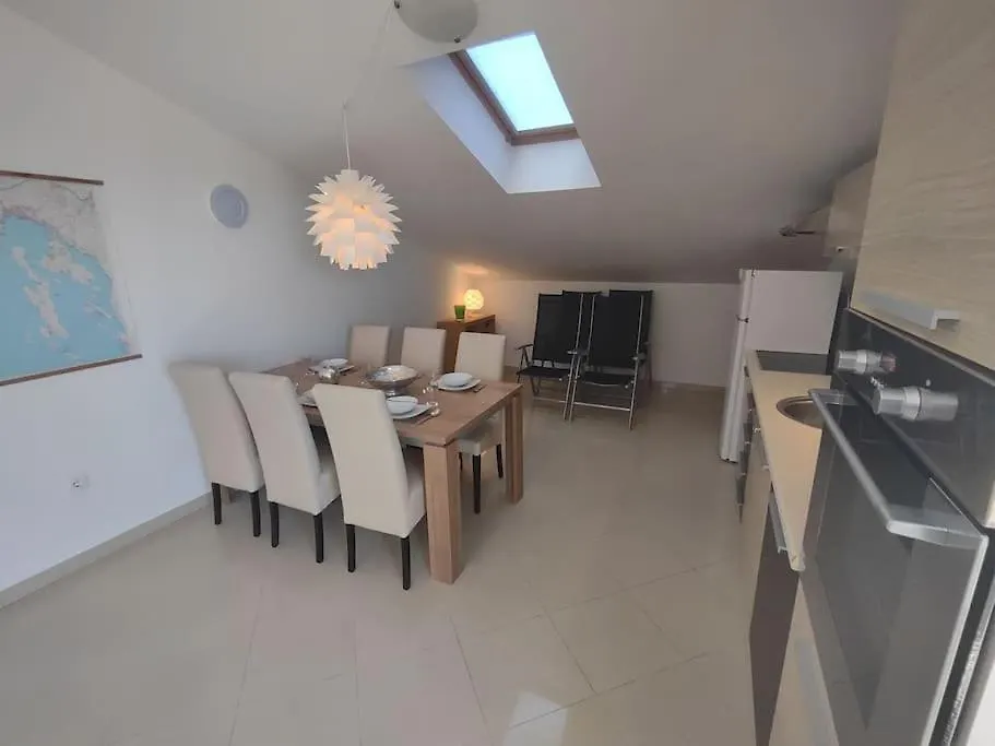 Apartment Apartman East Side Sea View Liznjan Croatia