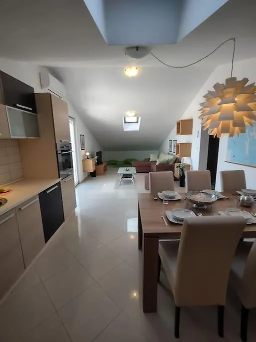 Apartman East Side Sea View Liznjan Apartment